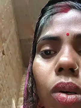 Snapshot of Soniya5533 chatting on 12/17/25, 05:23 Soniya5533 online show from 12/17/25, 05:23