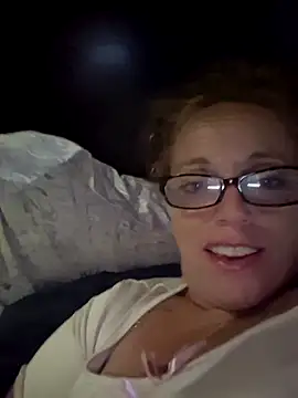 gailbee12 online show from 08/05/26, 04:17