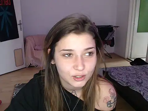 AlienforTwenty online show from 12/23/25, 10:14