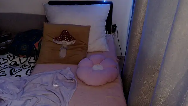 AlienforTwenty online show from 04/18/26, 04:26