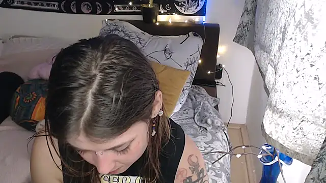 AlienforTwenty online show from 03/25/26, 12:48