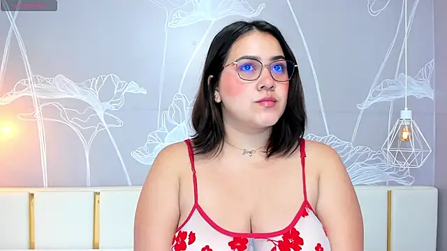 Snapshot of beautifulgirl4u_ chatting on 05/21/26, 11:24 beautifulgirl4u online show from 05/21/26, 11:24