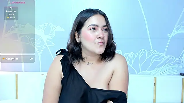 Snapshot of beautifulgirl4u_ chatting on 05/05/26, 12:35 beautifulgirl4u online show from 05/05/26, 12:35