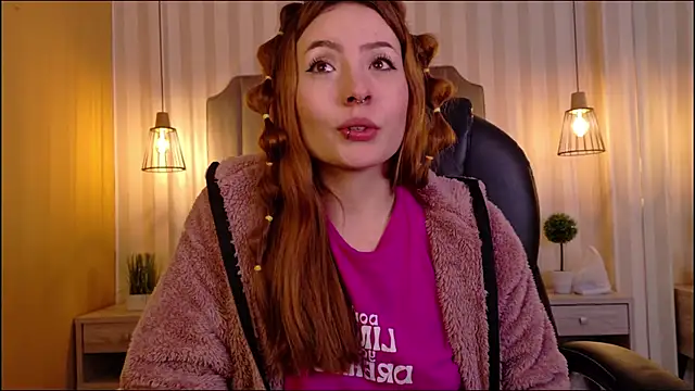 danielamilles online show from 02/05/26, 03:24