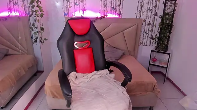 valeria dark  online show from 03/20/26, 07:59