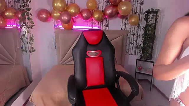 valeria dark  online show from 04/13/26, 08:13