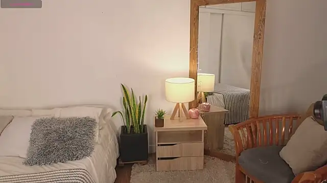 Grecia Miller  online show from 02/16/26, 12:04