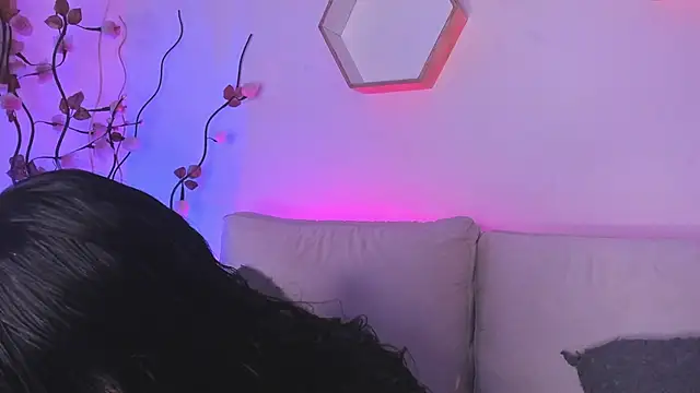 Loren unu online show from 12/18/25, 01:04