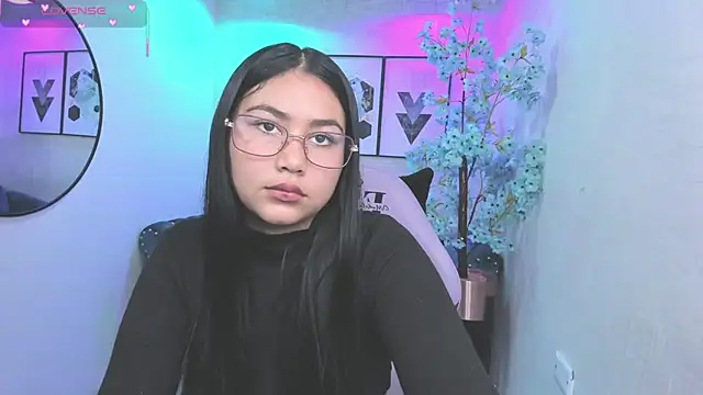 Snapshot of Carolina_cherry chatting on 06/20/26, 01:16 Carolina cherry online show from 06/20/26, 01:16