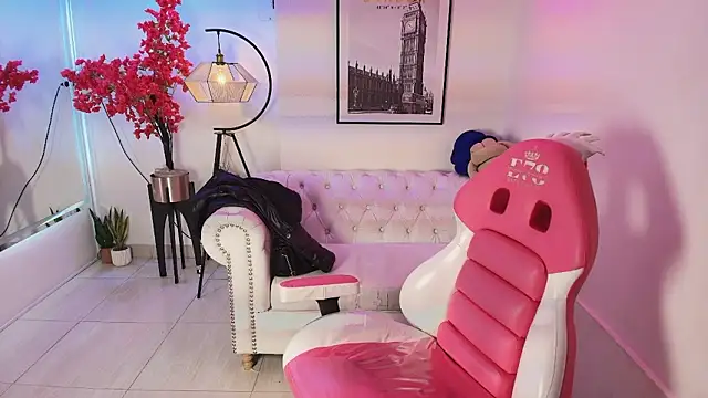 Carolina cherry online show from 01/19/26, 11:47