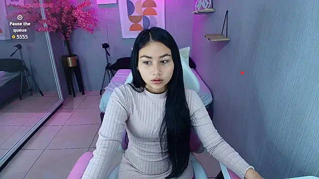 Carolina cherry online show from 03/19/26, 12:16