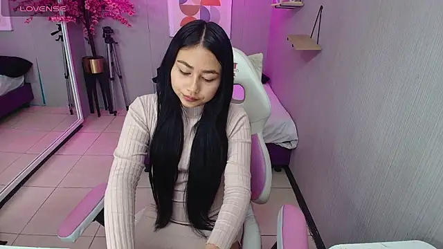 Carolina cherry online show from 03/12/26, 12:20