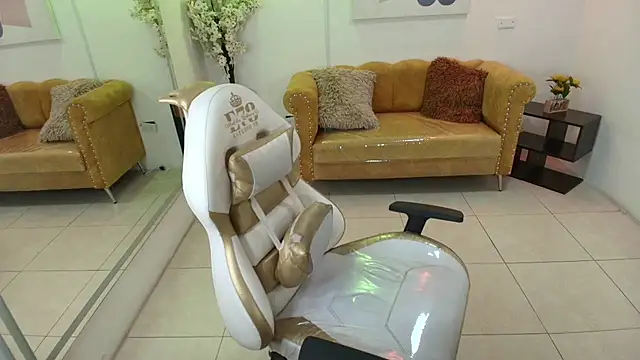 Carolina cherry online show from 04/10/26, 12:45