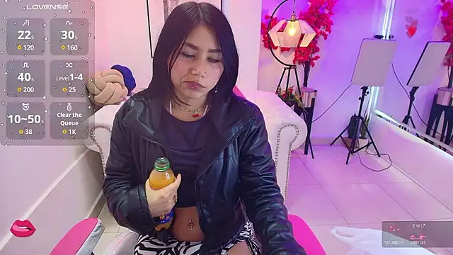 Carolina cherry online show from 02/04/26, 12:11