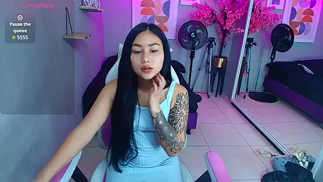 Carolina cherry online show from 03/10/26, 11:47