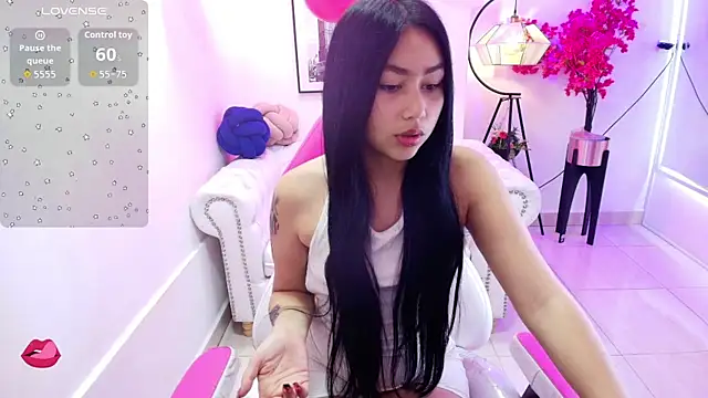 Carolina cherry online show from 02/13/26, 12:27