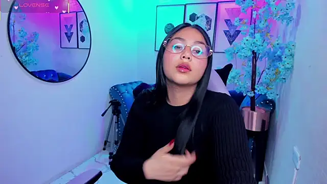 Snapshot of Carolina_cherry chatting on 06/19/26, 12:49 Carolina cherry online show from 06/19/26, 12:49