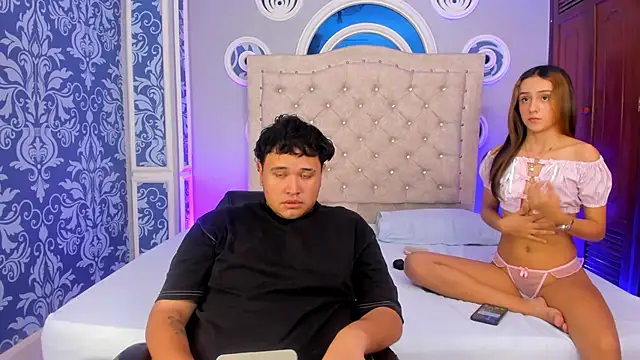 Snapshot of Beele_and_Evie chatting on 02/18/26, 07:43 Beele and Evie online show from 02/18/26, 07:43