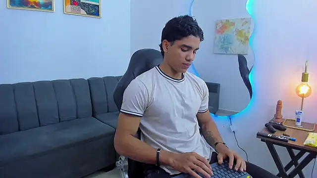 Dustyn Michelle1 online show from 02/09/26, 07:56