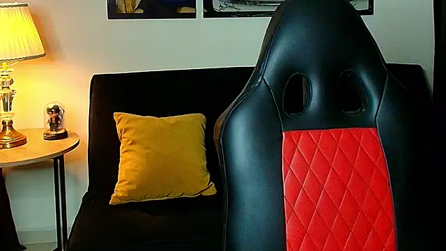 Dustyn Michelle1 online show from 04/09/26, 12:00