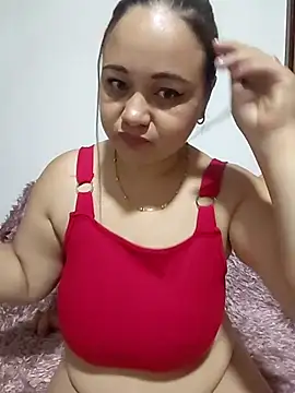 Snapshot of MMia_18 chatting on 12/18/25, 10:08 MMia 18 online show from 12/18/25, 10:08