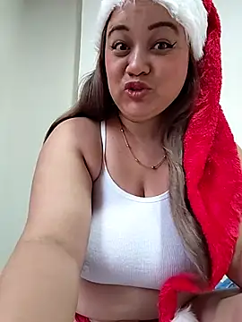 Snapshot of MMia_18 chatting on 12/15/25, 11:38 MMia 18 online show from 12/15/25, 11:38