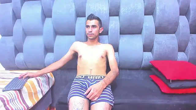 nahomiandandres online show from 01/13/26, 03:43