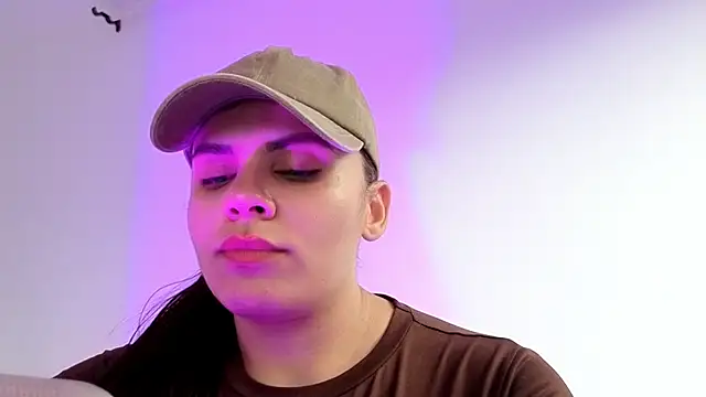 vickvalencia2 online show from 12/18/25, 09:51