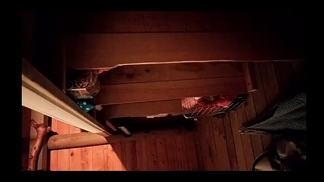 vickvalencia2 online show from 05/17/26, 05:18