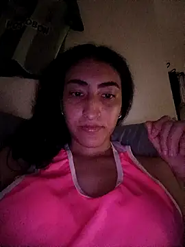 Snapshot of LindaRojas chatting on 12/16/25, 03:00 LindaRojas online show from 12/16/25, 03:00