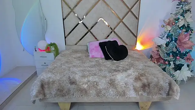 Snapshot of queenie_staar chatting on 12/16/25, 08:57 queenie staar online show from 12/16/25, 08:57