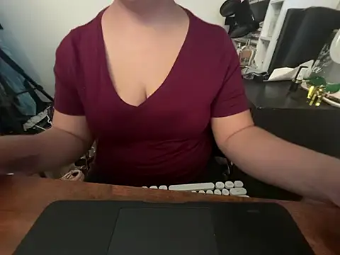 BettyWhispers online show from 01/10/26, 05:52