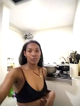 Snapshot of Shaara_bloommy chatting on 12/19/25, 06:27 Shaara bloommy online show from 12/19/25, 06:27