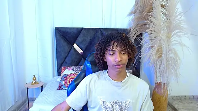 angelll18  online show from 02/18/26, 09:11