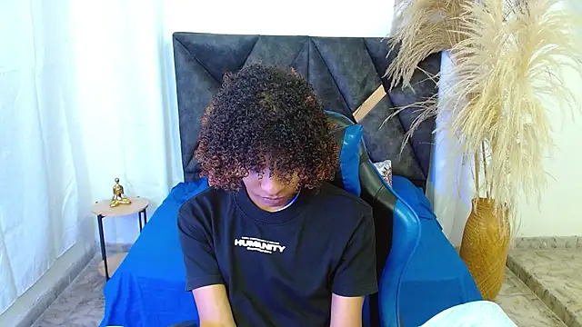 angelll18  online show from 04/14/26, 08:47