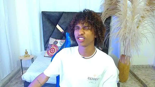 angelll18  online show from 02/10/26, 08:30