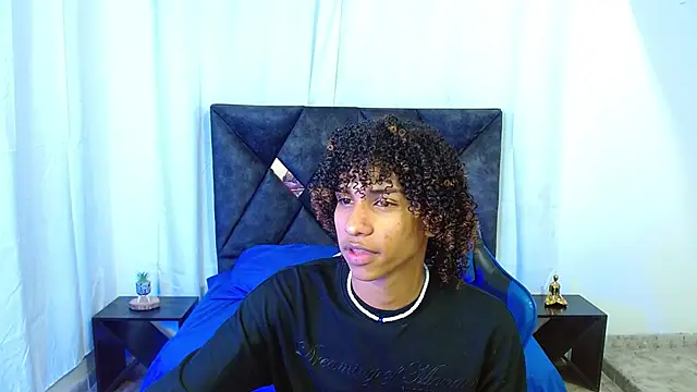 angelll18  online show from 06/24/26, 08:50