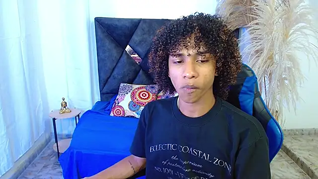 angelll18  online show from 03/24/26, 08:53