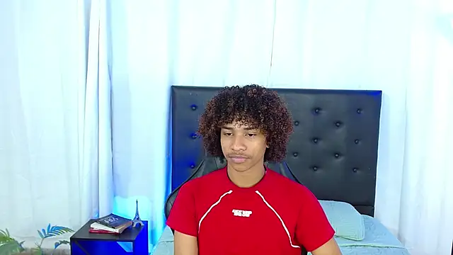 angelll18  online show from 02/25/26, 08:19