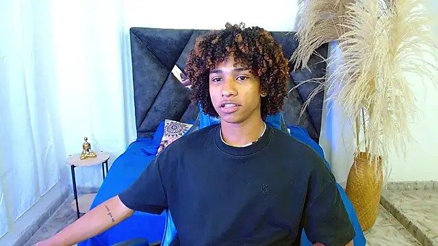 angelll18  online show from 03/20/26, 09:05