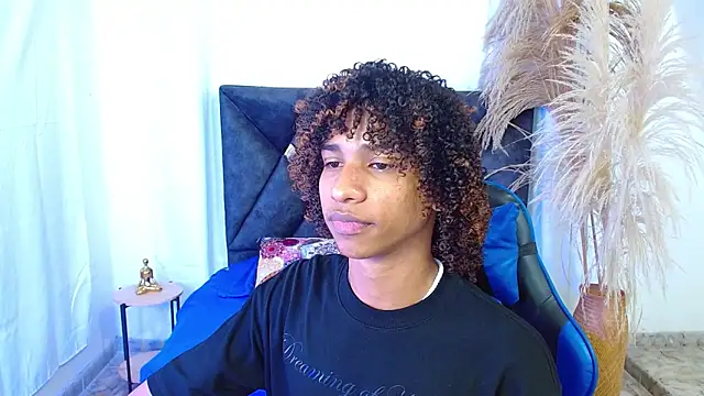 angelll18  online show from 03/28/26, 08:54