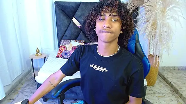 angelll18  online show from 02/23/26, 08:53