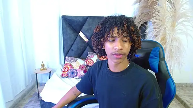 angelll18  online show from 02/27/26, 09:03