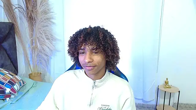 angelll18  online show from 12/20/25, 09:39