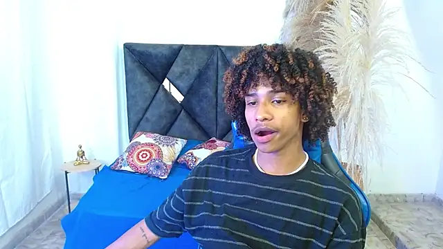 angelll18  online show from 03/10/26, 08:46