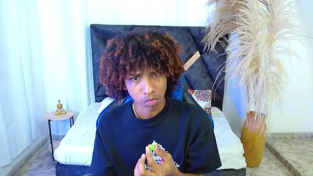 angelll18  online show from 02/17/26, 09:23