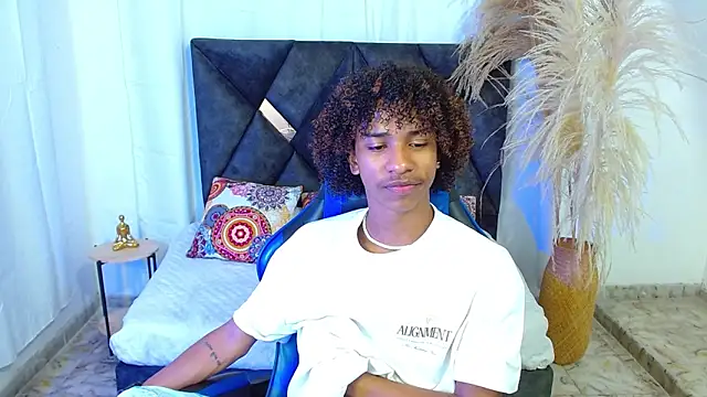 angelll18  online show from 02/20/26, 08:44