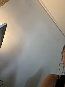 Snapshot of lolalatinaa chatting on 05/23/26, 03:00 lolalatinaa online show from 05/23/26, 03:00