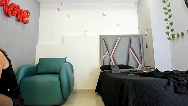 Esterlindez online show from 07/15/26, 08:38