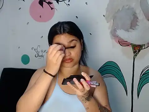 Snapshot of loveShae__ chatting on 12/14/25, 03:35 loveShae online show from 12/14/25, 03:35